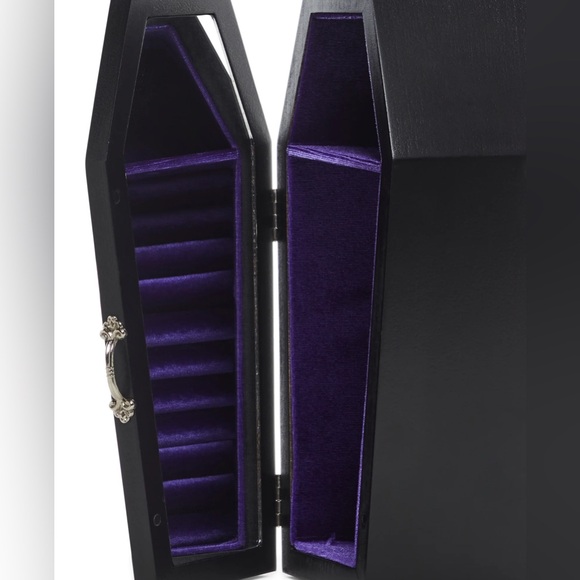 ELVIRA ROMP JEWELRY BOX - NWT - Picture 5 of 6